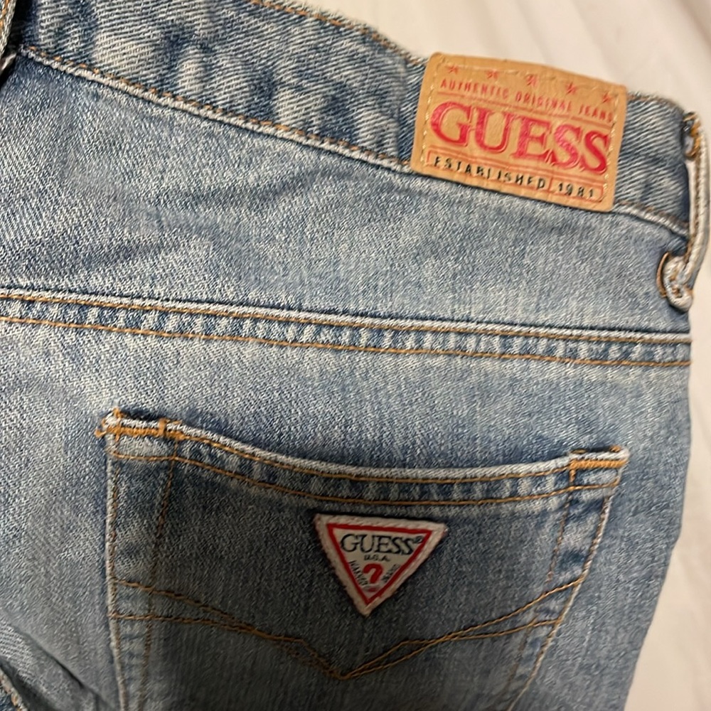 Guess - Picture 10 of 10